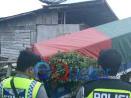 Nyantai di Teras Tewas Dilindas