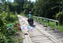 Tolong Perbaiki Jembatan Sungai Ayau