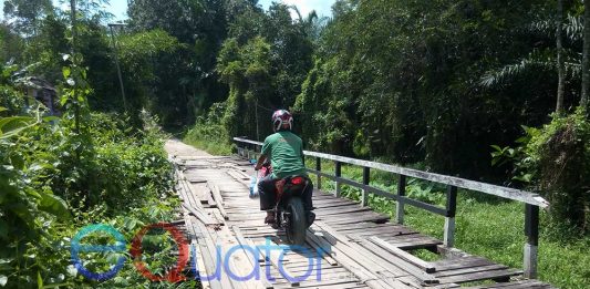 Tolong Perbaiki Jembatan Sungai Ayau