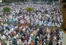 Mau Lebarannya di Indonesia atau Malaysia, Lontong Tetap Tersedia