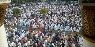 Mau Lebarannya di Indonesia atau Malaysia, Lontong Tetap Tersedia