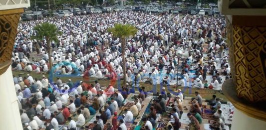 Mau Lebarannya di Indonesia atau Malaysia, Lontong Tetap Tersedia