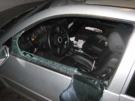 Pelaku Pecah Kaca Incar Nasabah Bank