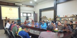 Kasus Kalender Palu Arit Mentok