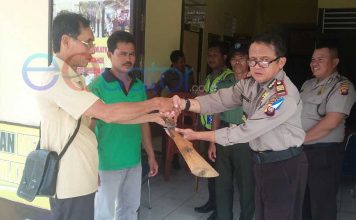 Warga Perbatasan Serahkan Senpi