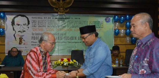 Cara Prof. SIA Rayakan HUT ke 70