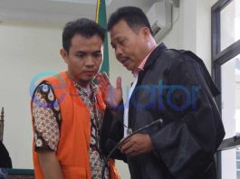 Pura-pura Gila Ditolak