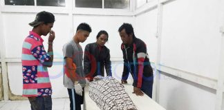 Tabrak Tronton Parkir, Pengendara Motor Tewas