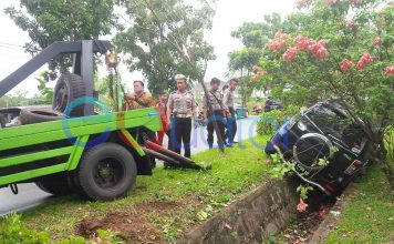 Hindari Sepeda Motor Terrios Masuk Selokan