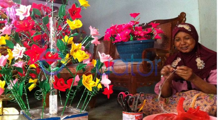 21 Tahun Jadi Pengrajin Pokok Telok, Orderan Hingga dari Luar Pontianak