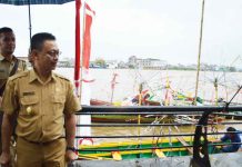 40 Sampan Hias Arungi Sungai Kapuas