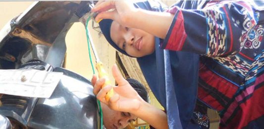 Kisah Santriwati Pencipta Pelumas Otomatis untuk Sepeda Motor