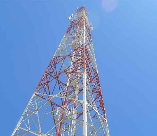 Bangun Tujuh BTS Blank Spot Daerah Perbatasan