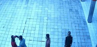 Dipukul Orangtua Siswa, Terekam CCTV