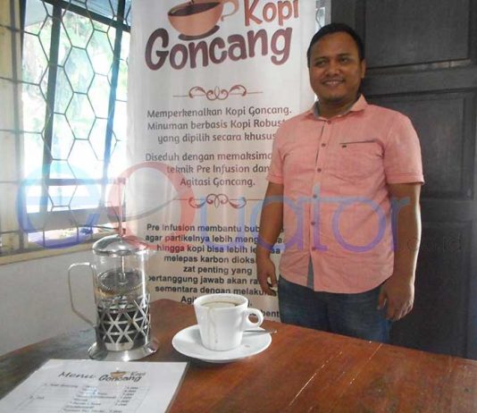 Kopi Goncang, Merakyat Disajikan dengan Serius