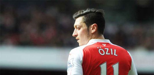 Sunderland vs Arsenal, Menekan Rival