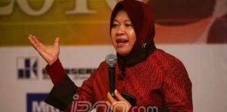 Risma Ajak Siswa tidak Jajan Makanan Berplastik