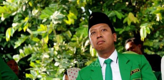 Usulkan Hukum Islam Masuk KUHP