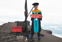 ‘Sarjana Traveling’ yang Rayakan Wisudanya di Puncak Kerinci