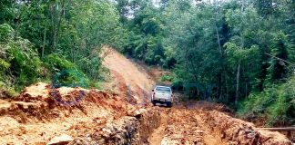 Sintang, Infrastruktur Jalan Masih Hancur Lebur
