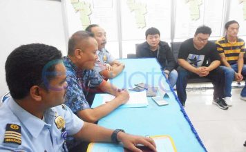 Akibat Buang Sampah Sembarangan, Tiga Warga Tiongkok Dideportasi Imigrasi