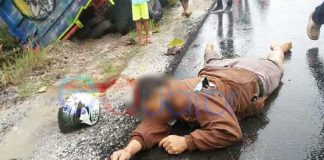 Nyalip Truk Isi Perut Terburai