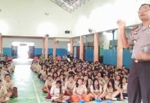 Cari Peminat Polisi, Kapolres Yury Blusukan ke Sekolah