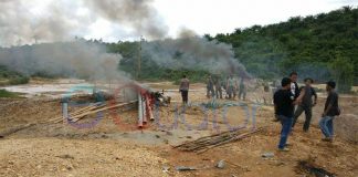 Penambang Kabur, Polisi Bakar Mesin Dongfeng