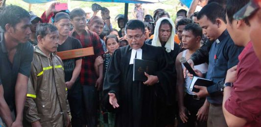 Hujan Air Mata di Pemakaman Intan