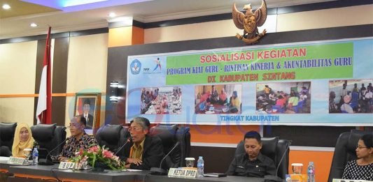 Masih ada Seorang Guru Mengajar Satu Sekolah