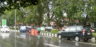 Tak Peduli, Banyak Pengendara Tetap Belok