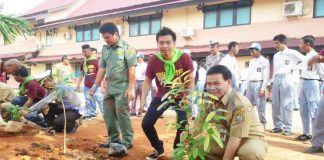 ‘Aksi Sekolah Hijau’ di SMKN 4 Pontianak Tanam 200 Pohon