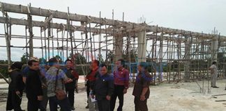Komisi B Sidak Lokasi Proyek Rumah Betang