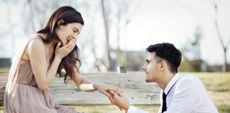 Melamar dengan Bunga Pemakaman