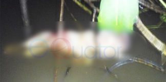 Orok Mengapung di Sungai Kapuas