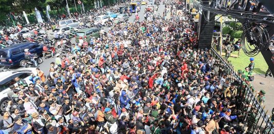 Ketika Suporter Indonesia Berjuang Dapatkan Tiket Final