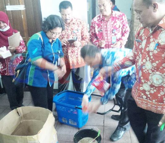 Supermarket Anggrek dan Mitra 5000 Jual Mamin Kedaluwarsa