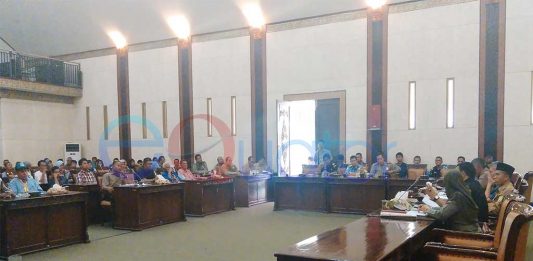 Datangi DPRD Sambas, Nelayan Desak Kaji Ulang Permen KP 2/2015