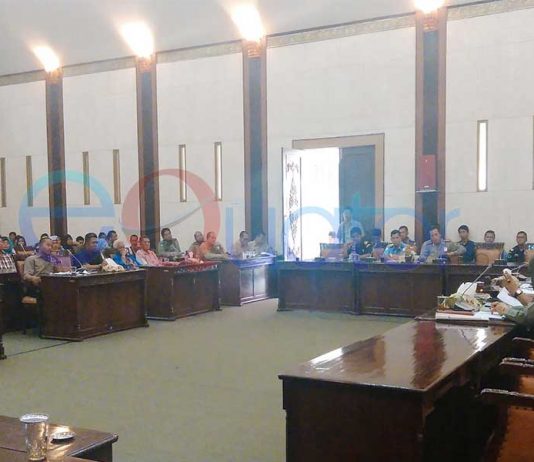 Datangi DPRD Sambas, Nelayan Desak Kaji Ulang Permen KP 2/2015