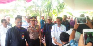 Resmikan PLBN Entikong dan Serahkan Sertifikat