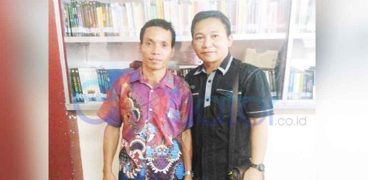 Kisah Guru Bantu di Sekolah Pedalaman Landak