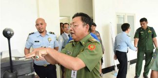 Gubernur Cornelis Puji Bangunan PLBN Entikong