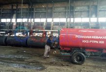 Loading Ram Pabrik, PTPN XIII Terbakar