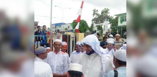 Syech Ali Jaber Beri Ceramah di Tabligh Akbar di Melawi
