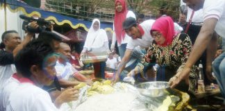 Pengkang Raksasa Meriahkan Robo-robo