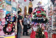 Pernik Pernik Natal Sepi Pembeli