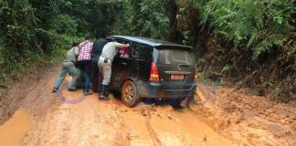 Amburadulnya Akses Jalan Sayan-Kota Baru