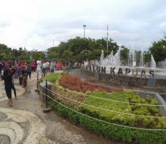 Wahhh… Ada Aktivitas Perjudian di Taman Alun Kapuas