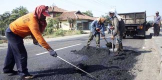 Pemerintah Kubu Raya Akan Tuntaskan Pembangunan Jalan Poros