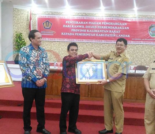 Pemkab Landak Terima Penghargaan WTP Ketiga